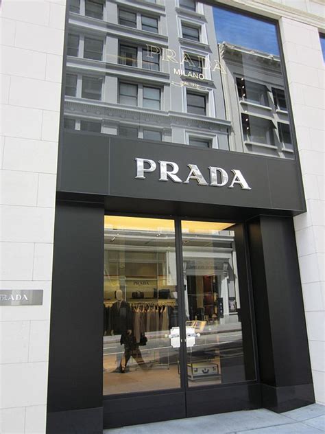 prada posizioni aperte vetrine creative|prada job vacancies.